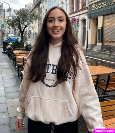 Juliabellax OnlyFans Thumbnail #4T1d5TptiR