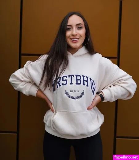 Juliabellax OnlyFans Thumbnail #5rAoBjUxW5