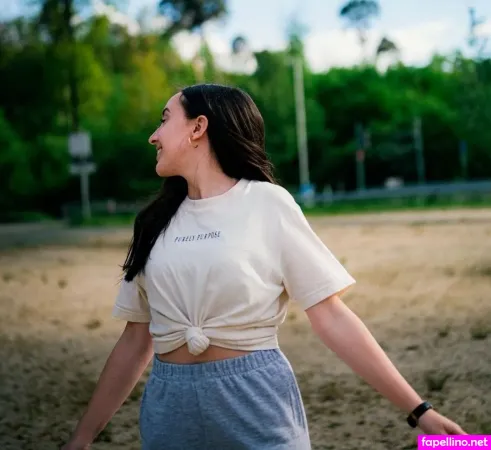 Juliabellax OnlyFans Thumbnail #S6idaGE7fT