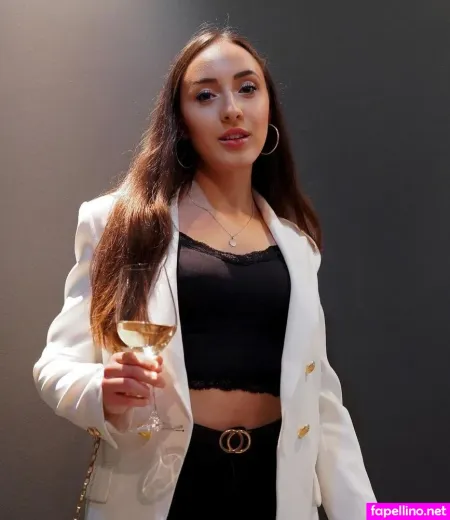 Juliabellax OnlyFans Thumbnail #tbKfXXmlzE