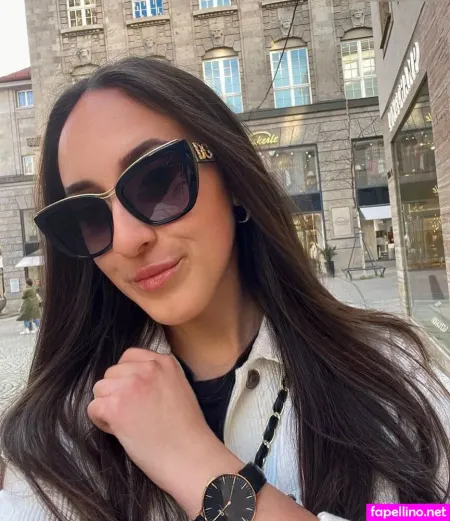 Juliabellax OnlyFans Thumbnail #uHpc9HHHBL