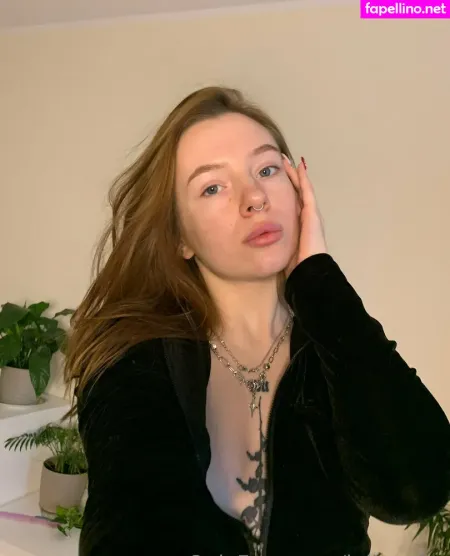 Juliabloomy OnlyFans Thumbnail #AjRRJNTQoy