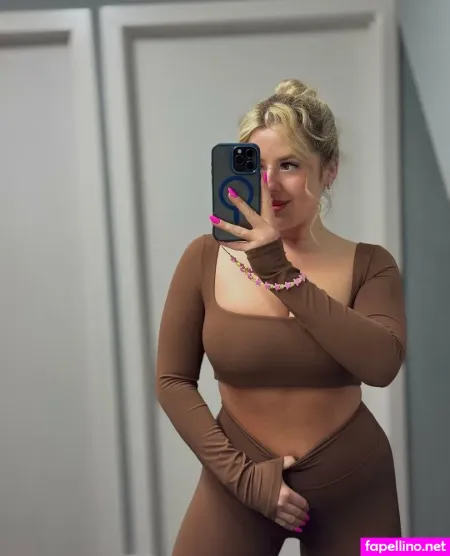 Juliahaxo OnlyFans Thumbnail #XwcI0C3UK2