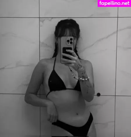 Juliakbarni OnlyFans Thumbnail #Ig1puhWKEp