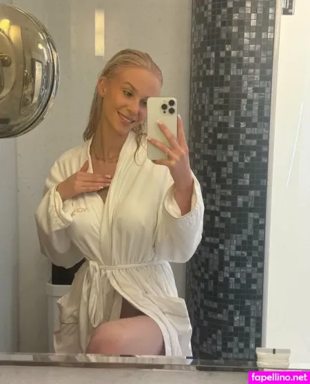 Julialoveeee OnlyFans Thumbnail #6CN8McJoyY