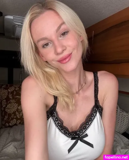 Julialoveeee OnlyFans Thumbnail #xQ6jrzO1Pi
