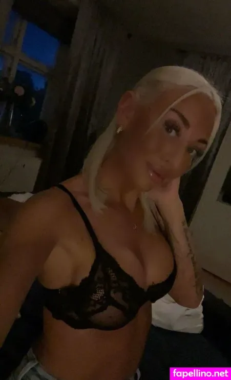 Julianaa Bad01 OnlyFans Thumbnail #lW8HNWAAnT