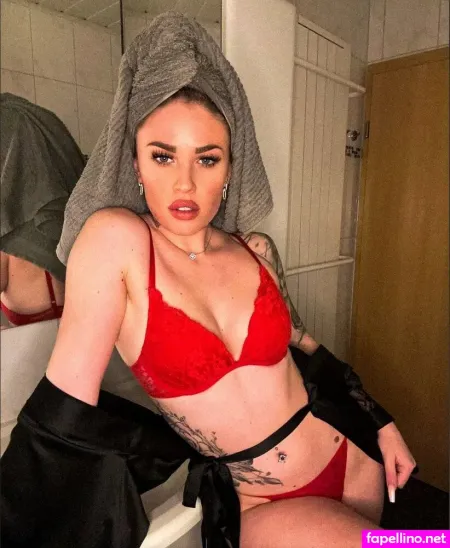 Julianajolie OnlyFans Thumbnail #RlgIHdKyau