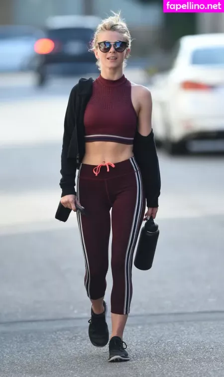 Julianne Hough OnlyFans Thumbnail #1iuqxVVES5