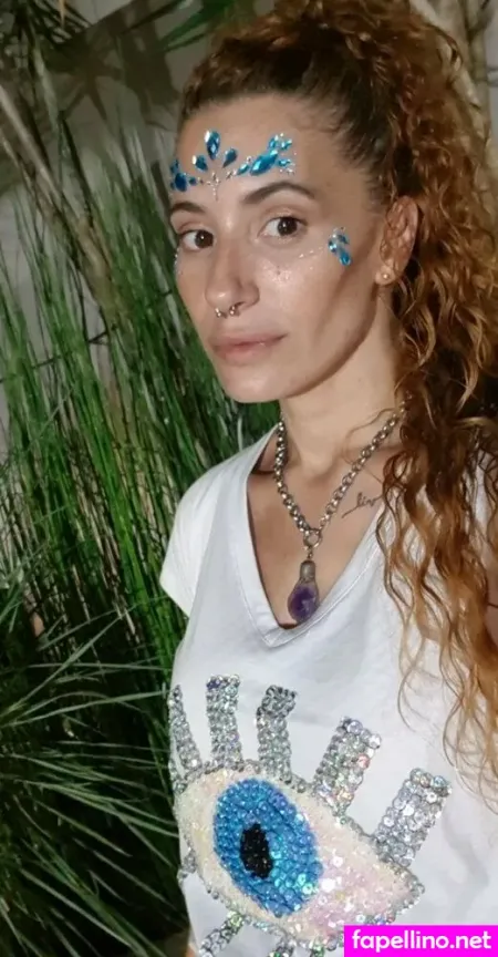 Juliaredlove OnlyFans Thumbnail #0Fp86bFBEi