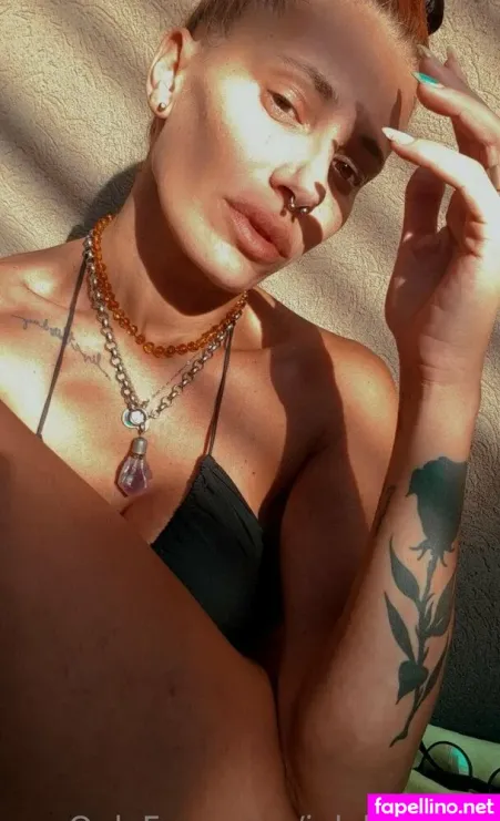Juliaredlove OnlyFans Thumbnail #x9L66NRNpU