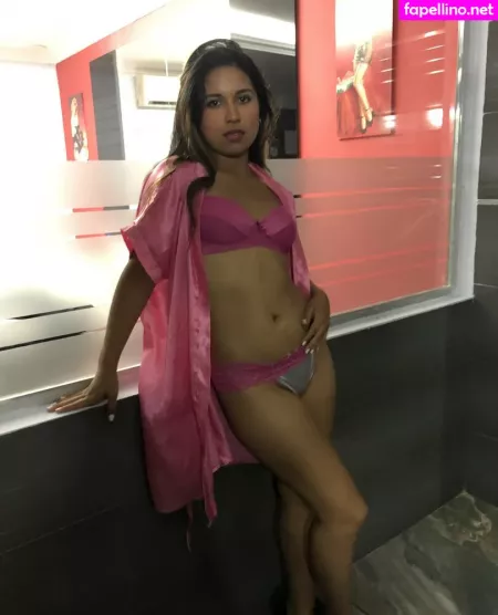 Juliarocavip OnlyFans Thumbnail #jduWqgv5d8