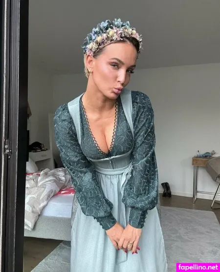 Juliaroemmelt 1 OnlyFans Thumbnail #DviY7Xx6DF