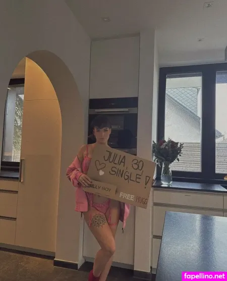 Juliaroemmelt 1 OnlyFans Thumbnail #MNUX4Eqp7R