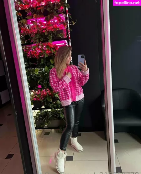 Juliawind Main Profile Photo