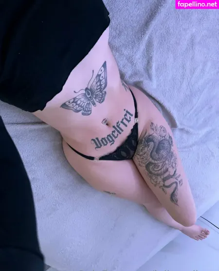 Julicaroline OnlyFans Thumbnail #uek9LoFBr8