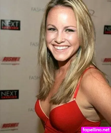 Julie Berman OnlyFans Thumbnail #3Vv0WaNOKN