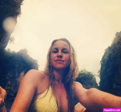Julie Berman OnlyFans Thumbnail #7I3hGt0fIT