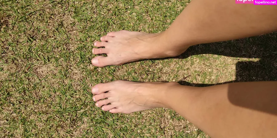 Julie Bigfeet OnlyFans Thumbnail #AsvvD13bt1
