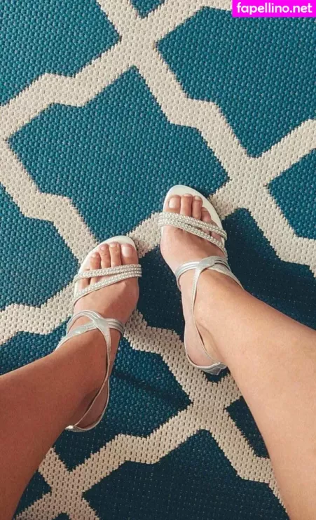 Julie Bigfeet OnlyFans Thumbnail #ruPAe7uidv