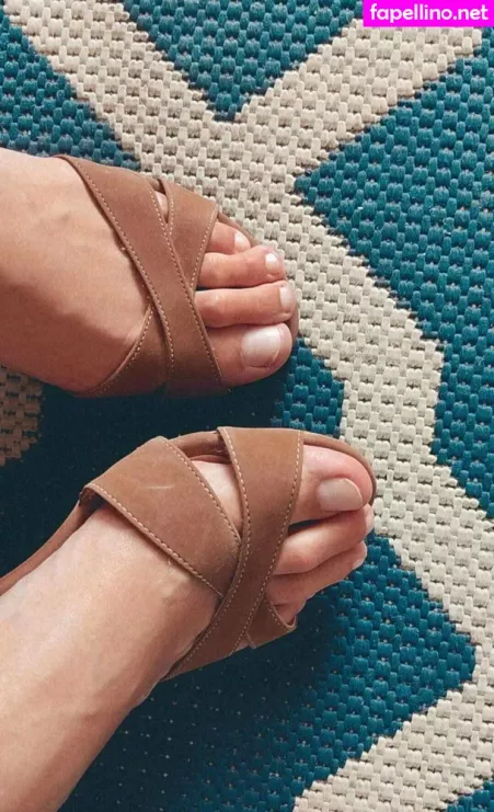 Julie Bigfeet OnlyFans Thumbnail #y0eB6QVTzS