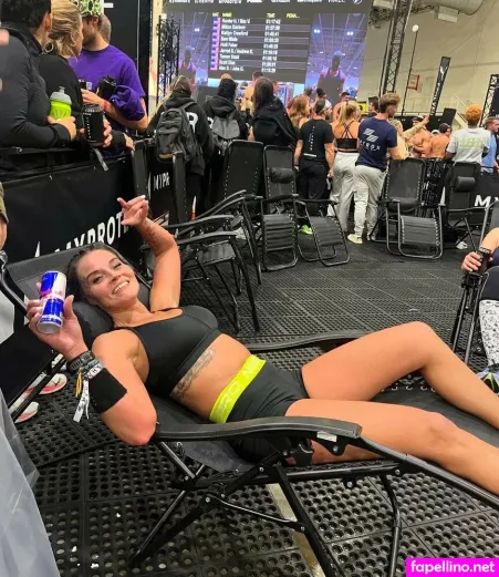 Julie Felton OnlyFans Thumbnail #CXU36sMe7C