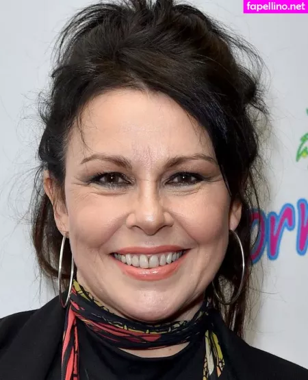 Julie Graham OnlyFans Thumbnail #72QYxJNdjo