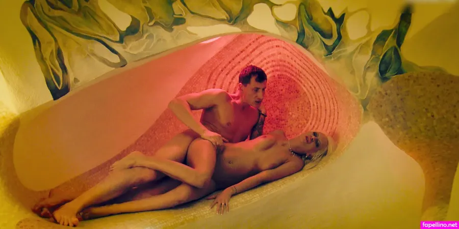 Julie Hunter OnlyFans Thumbnail #Fc4L8uVcPj