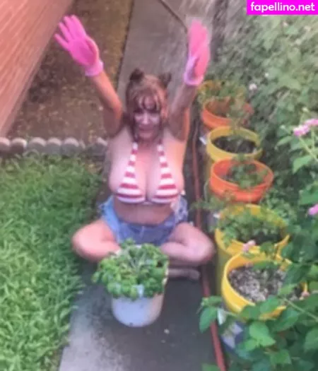 Julie K Smith OnlyFans Thumbnail #KSjGWn0cuw