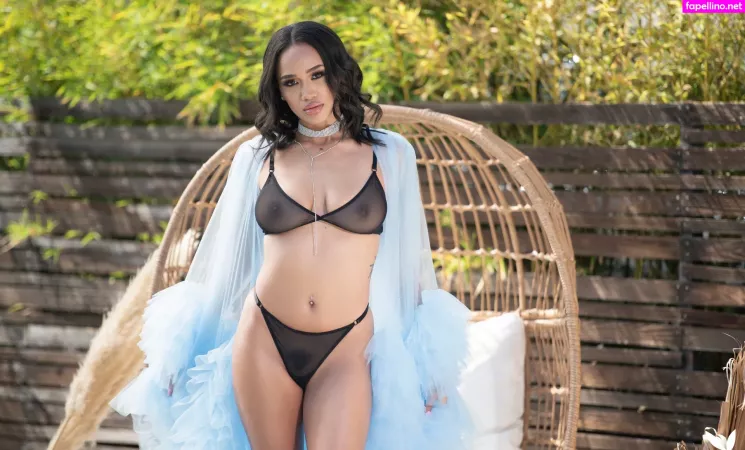Julie Kay OnlyFans Thumbnail #yJnCweotnH