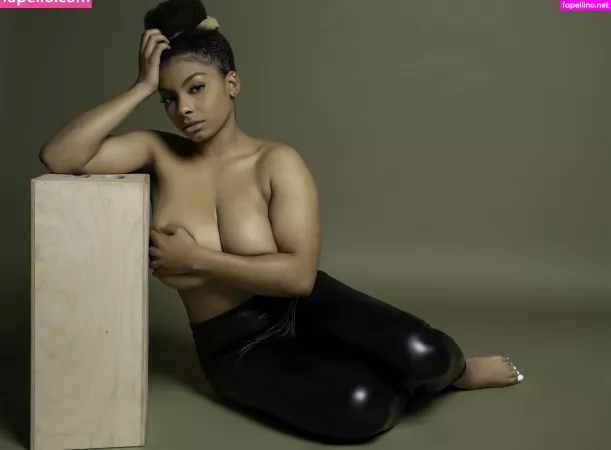 Julie Silver OnlyFans Thumbnail #KF4EaFHD1m