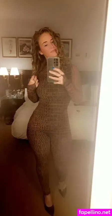 Julie Vaughn Main Profile Photo