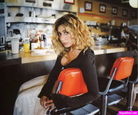 Julie Zenatti OnlyFans Thumbnail #XNQXj4dhDq