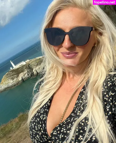 Julie OnlyFans Thumbnail #ZMrCpB5HHk