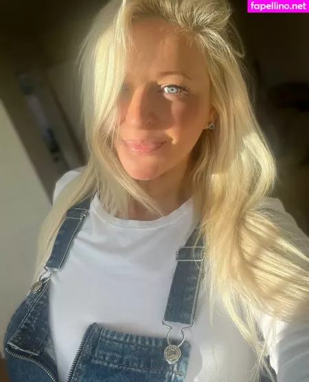 Julie OnlyFans Thumbnail #jEpO7OWVOP