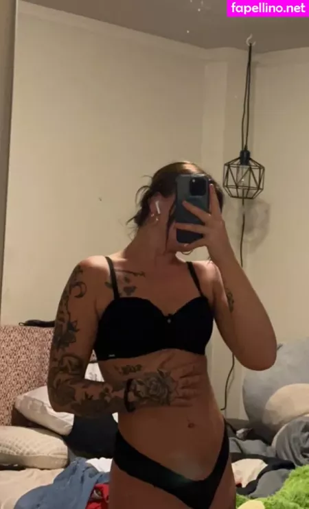 Juliemackenzieexx OnlyFans Thumbnail #BOtKwKIDhB