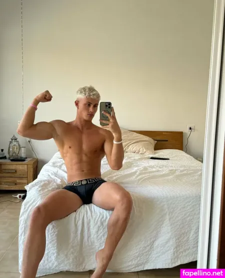 Julienpop OnlyFans Thumbnail #8QkCpE1ZIH