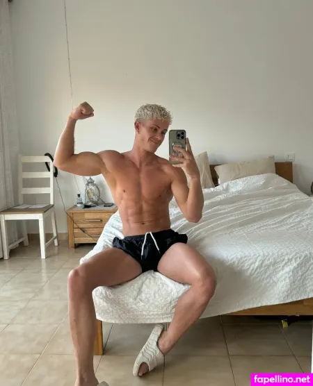 Julienpop OnlyFans Thumbnail #q80bUBqdam