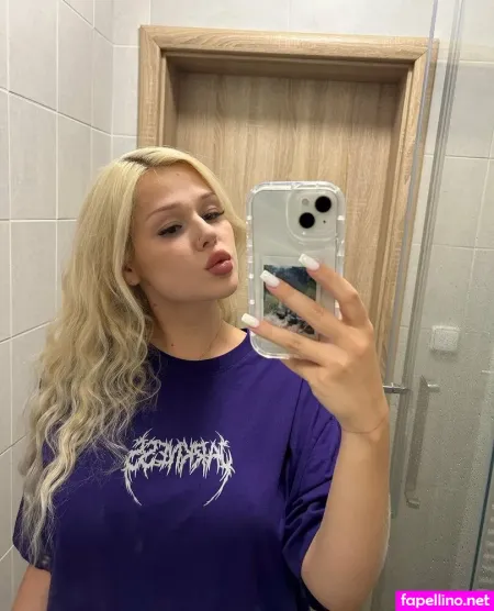 Julieschone OnlyFans Thumbnail #4Z3WyX371n