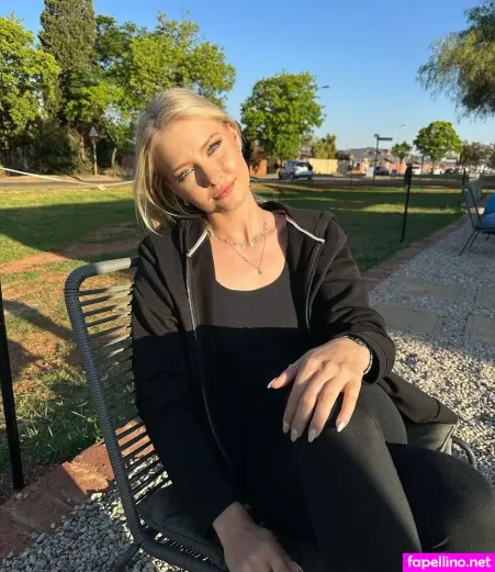 Juliet Small OnlyFans Thumbnail #OzAT6syH2g