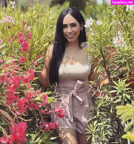 Julieta De Santos OnlyFans Thumbnail #Vx0UqJ7XEE