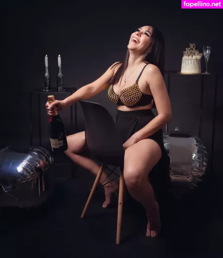 Julieta De Santos OnlyFans Thumbnail #pzyJx1txCH