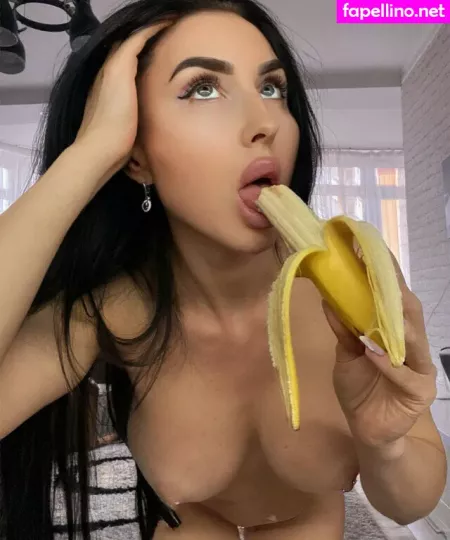 Julieta Mur OnlyFans Thumbnail #wOZrZKL3iZ
