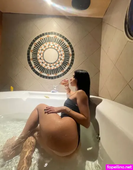 Julieta OnlyFans Thumbnail #aLzIiRWVpO