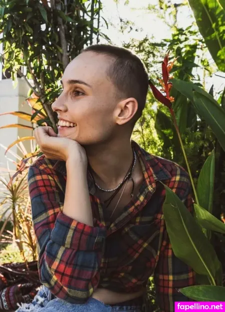 Julietflick OnlyFans Thumbnail #YetZGqF8Ks