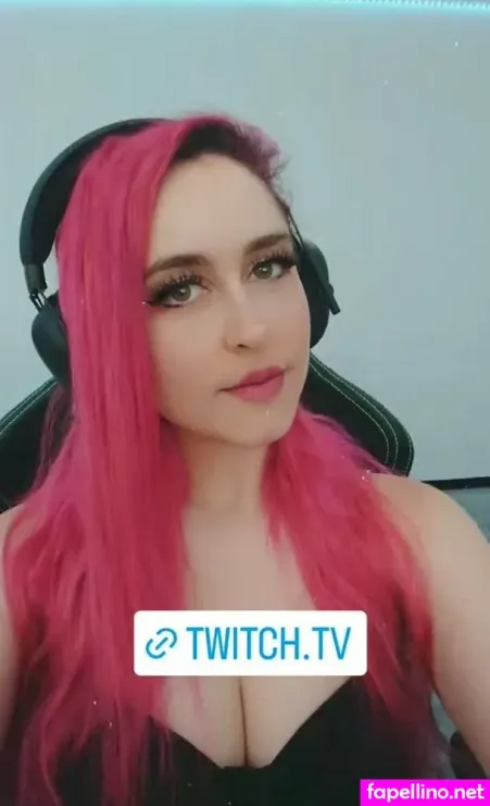 Juliversal OnlyFans Thumbnail #AOpHEnAeNJ