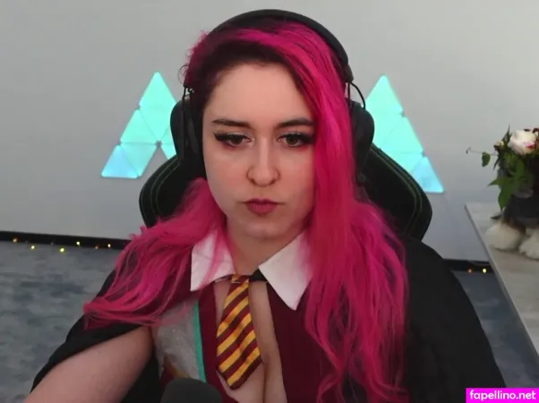 Juliversal OnlyFans Thumbnail #ndei2ZwuQ5