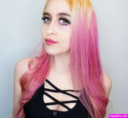 Juliversal OnlyFans Thumbnail #xNxmEOGbUn