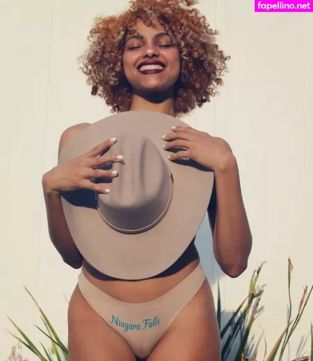 Julya Antoinette OnlyFans Thumbnail #gG74UMmlHa