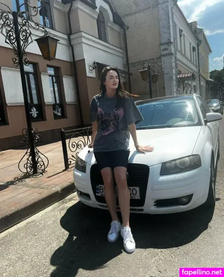 Julya Maret Main Profile Photo